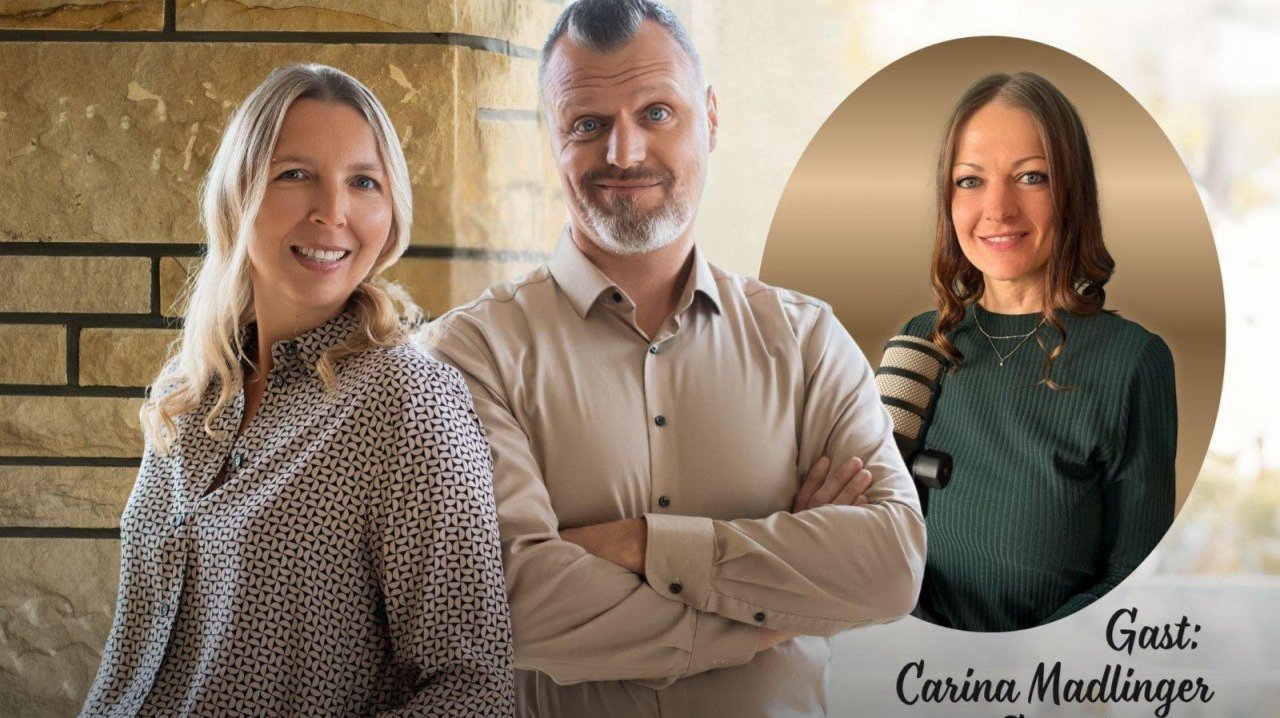 Foto Wenn bei einem Immobilienverkauf oder Immobilienkauf pl�tzlich eine Gutachterin eingeschaltet wird, sorgt das oft erst einmal f�r Unsicherheit. Viele fragen sich: Ist der Kaufpreis zu hoch? Kann die Finanzierung noch scheitern? Was pr�ft eine Gutachterin �berhaupt? Und was bedeutet ein Bankgutachten eigentlich f�r K�ufer und Verk�ufer?<br><br>In dieser Folge von Blick durchs Schl�sselloch sprechen Alexandra Wolf und Jessica Sander mit Carina Madlinger �ber die Arbeit einer Gutachterin in der Immobilienbewertung. Es geht darum, wann eine Gutachterin von der Bank beauftragt wird, welche Rolle der Immobilienwert bei der Finanzierung spielt und warum eine sachliche Bewertung f�r alle Beteiligten wichtig ist.<br><br>Au�erdem geht es um typische Fehler und Missverst�ndnisse beim Immobilienverkauf: unvollst�ndige Objektunterlagen, fehlende Wohnfl�chenberechnungen, nicht nachvollziehbare Modernisierungen, Feuchtigkeit im Keller, alte Grundrisse und emotionale Preisvorstellungen. Carina Madlinger erkl�rt, worauf es bei einer Immobilienbewertung wirklich ankommt, welche Unterlagen Banken brauchen und warum ein realistischer Blick auf Zustand, Lage und Ausstattung so entscheidend ist.<br><br>Eine spannende Folge �ber Immobiliengutachten, Bankbewertung, Kaufpreispr�fung, Verk�ufer, K�ufer und die Frage, wie viel eine Immobilie wirklich wert ist. F�r alle, die sich f�r Immobilien, Hausverkauf, Immobilienkauf und die Arbeit hinter den Kulissen interessieren.<br>