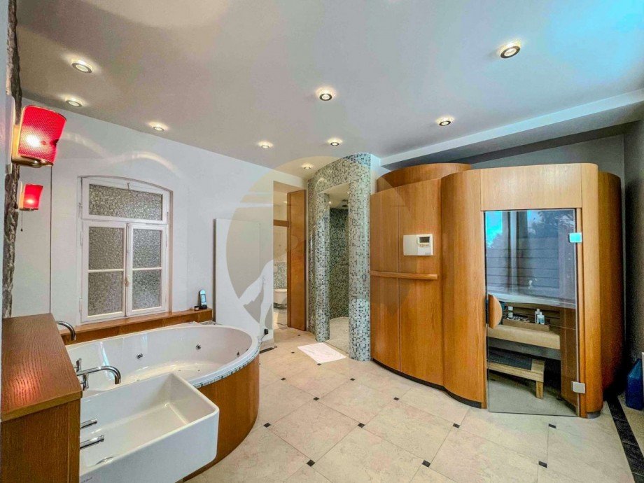 haus-villa-baden-baden-wellnessbereich-wolf-immobilien Villa Baden-Baden