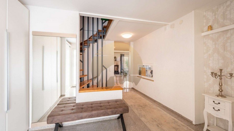 haus-rheinstetten-neuburgweier-eingangsbereich-wolf-immobilien Reihenendhaus Rheinstetten