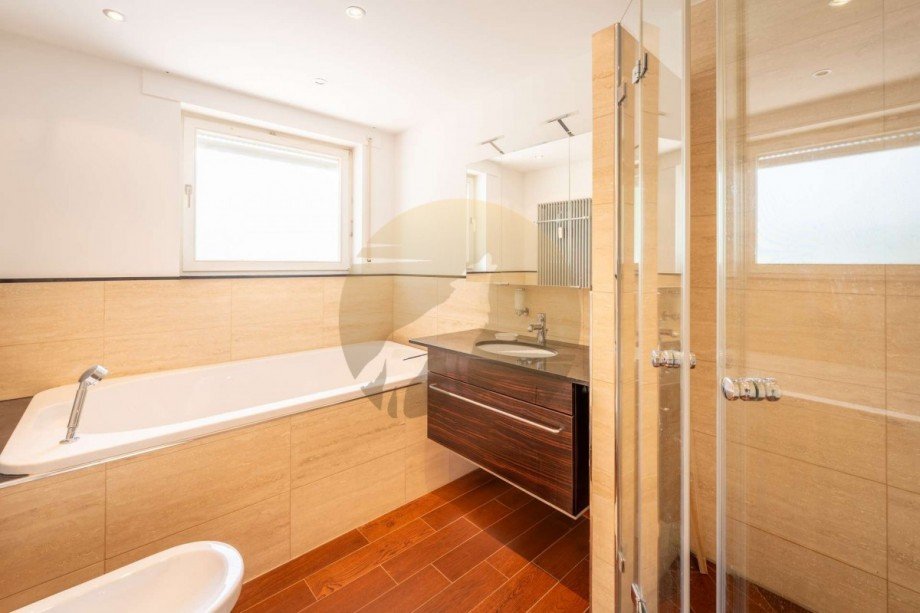 wohnung-baden-baden-badezimmer-wolf-immobilien Terrassenwohnung Baden-Baden