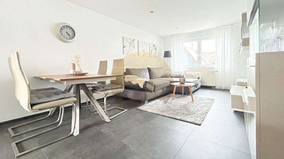 Esszimmer mit dimmbaren Deckenleuchten Etagenwohnung Karlsruhe