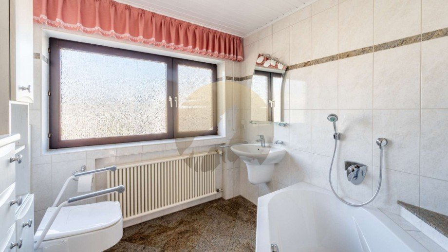 haus-rastatt-badezimmer-2-wolf-immobilien Einfamilienhaus Rastatt