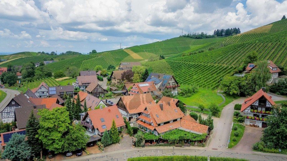haus-restaurant-sasbachwalden-drohnenaufnahme-wolf-immobilien Gastgewerbe Sasbachwalden