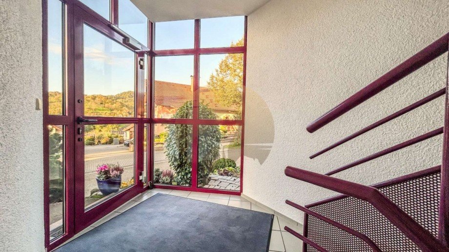 Hauseingangwohnung-gaggenau-michelbach-treppenhaus-wolf-immobilien Wohnung Gaggenau
