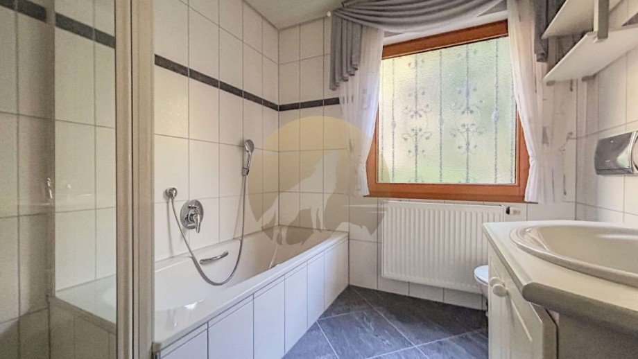 haus-gernsbach-staufenberg-badezimmer-wolf-immobilien Einfamilienhaus Gernsbach