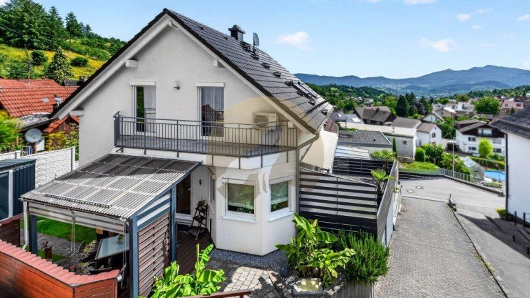 haus-gernsbach-staufenberg-aussenansicht-wolf-immobilien Gernsbach Doppelhaush�lfte Ankommen. Durchatmen. Wohlf�hlen. DHH in sonniger H�henlage von Gernsbach-Staufenberg
