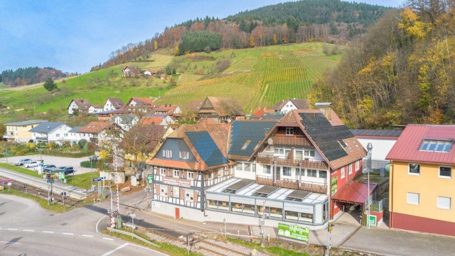 hotel-restaurant-schwarzwald-aussenansicht-wolf-immobilien Gastgewerbe Ottenh�fen im Schwarzwald