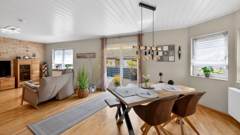 haus-gernsbach-staufenberg-esszimmer-wolf-immobilien Doppelhaush�lfte Gernsbach