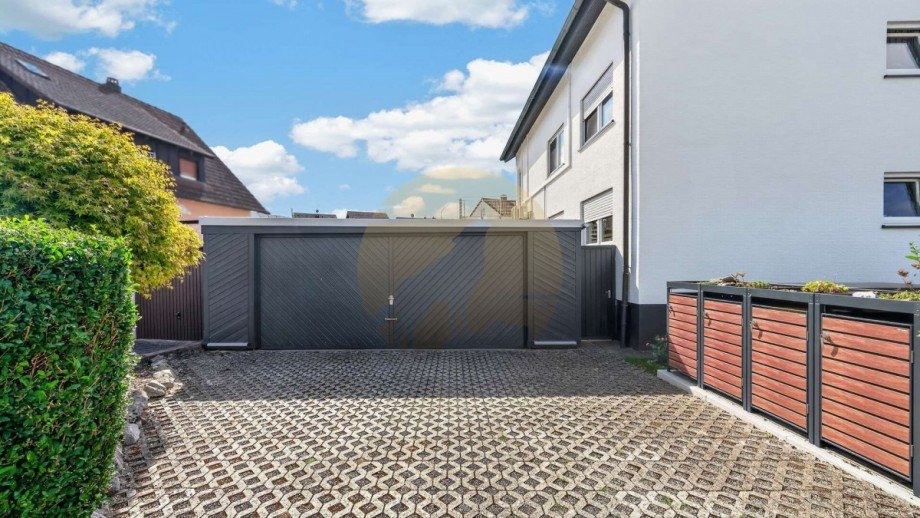 Doppelgarage mit Wallboxen Zweifamilienhaus Rastatt
