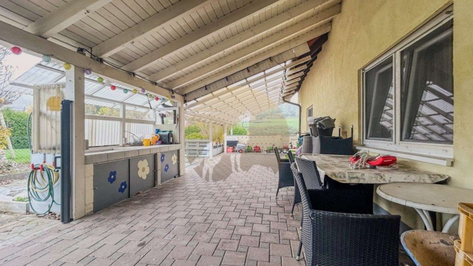 Terrasse mit Au�enk�che Renditeobjekt Lauf