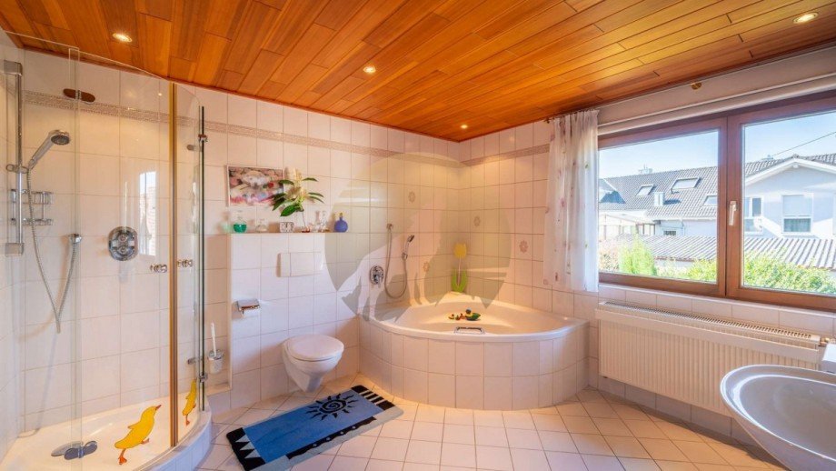haus-baden-baden-steinbach-badezimmer-wolf-immobilien Einfamilienhaus Baden-Baden