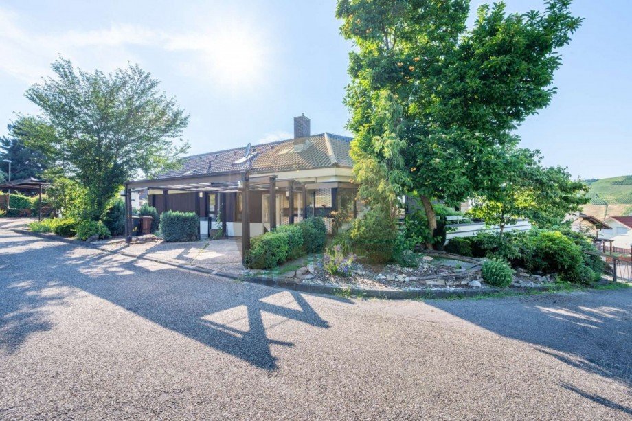 haus-baden-baden-neuweier-eingang-wolf-immobilien Einfamilienhaus Baden-Baden