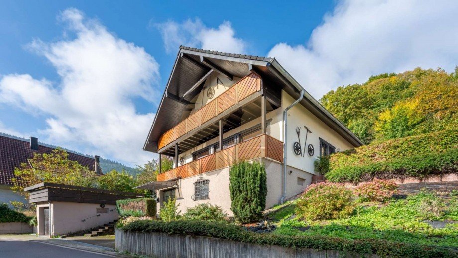 haus-gernsbach-staufenberg-aussenansicht-wolf-immobilien Einfamilienhaus Gernsbach