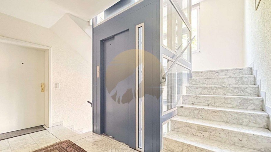 wohnung-baden-baden-treppenhaus-wolf-immobilien Etagenwohnung Baden-Baden