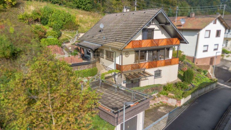 haus-gernsbach-staufenberg-aussenansicht-wolf-immobilien Gernsbach Einfamilienhaus Raum f�r Leben - Ein Zuhause, das mit euch w�chst in Gernsbach-Staufenberg