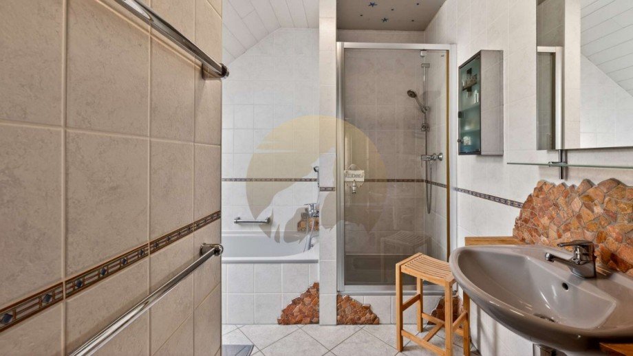 haus-gernsbach-staufenberg-badezimmer-wolf-immobilien Doppelhaush�lfte Gernsbach