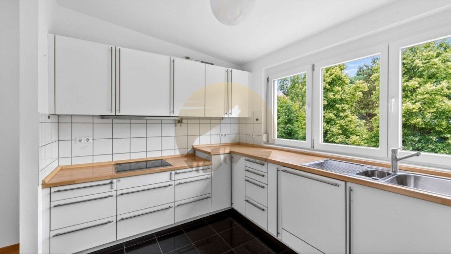 wohnung-baden-baden-kueche-wolf-immobilien Dachgeschosswohnung Baden-Baden
