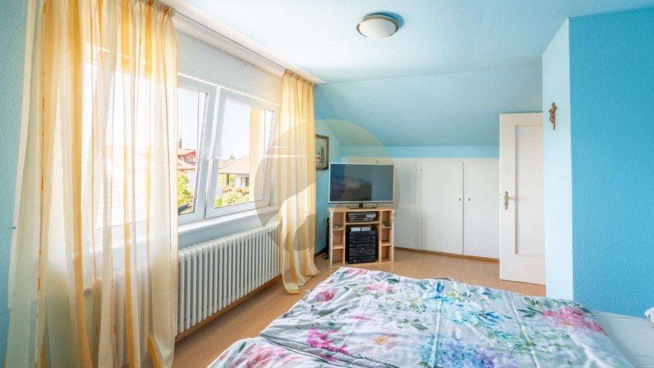 haus-baden-baden-haueneberstein-schlafzimmer-dg-wolf-immobilien Mehrfamilienhaus Baden-Baden