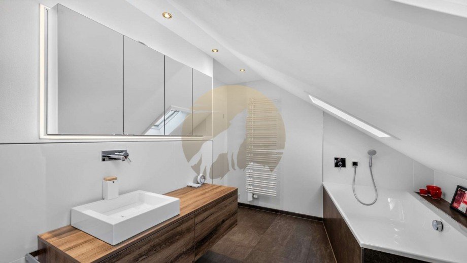 Badezimmer im Dachgeschoss Zweifamilienhaus Rastatt