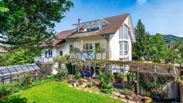 wohnung-offenburg-aussenansicht-wolf-immobilien Offenburg Etagenwohnung 4-Zimmer-Wohnung in Offenburg-Rammersweier - Entspannung pur!