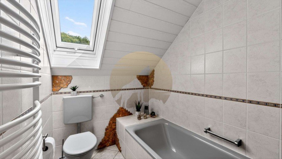 haus-gernsbach-staufenberg-badezimmer-wolf-immobilien Doppelhaush�lfte Gernsbach