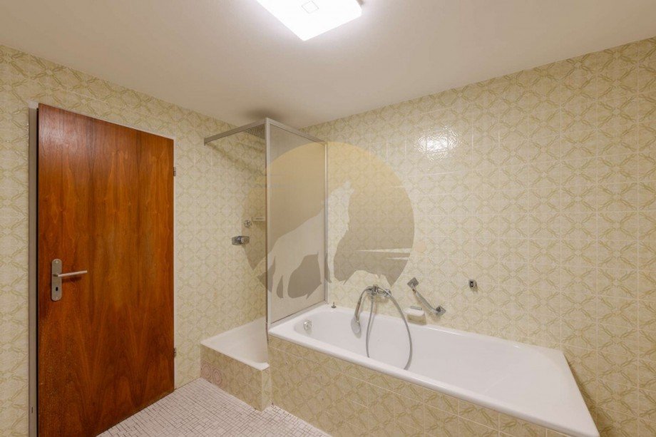 haus-kuppenheim-badezimmer-ug-wolf-immobilien Zweifamilienhaus Kuppenheim