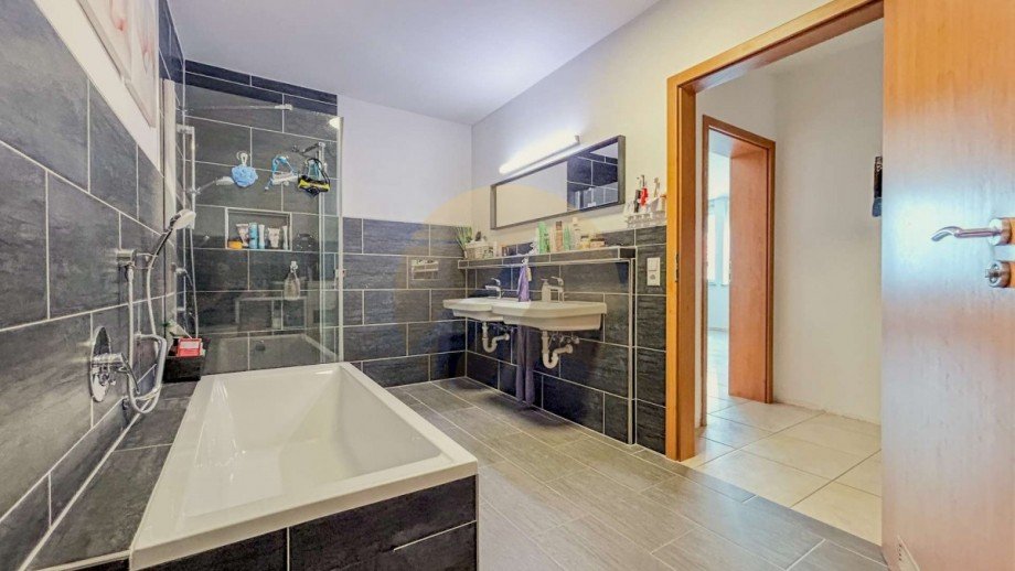 wohnung-sasbach-badezimmer-wolf-immobilien Erdgeschosswohnung Sasbach