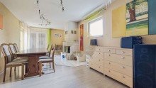 2. Wohnzimmer 1.OG Malsch: Gro�z�giges Wohnen und Gewerbe in einem!