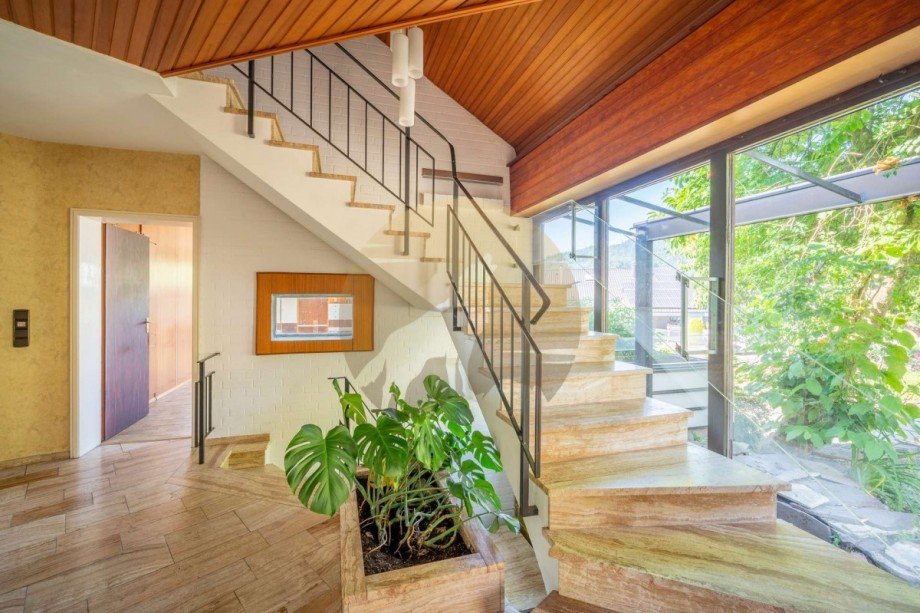 haus-baden-baden-neuweier-eingang-wolf-immobilien Einfamilienhaus Baden-Baden