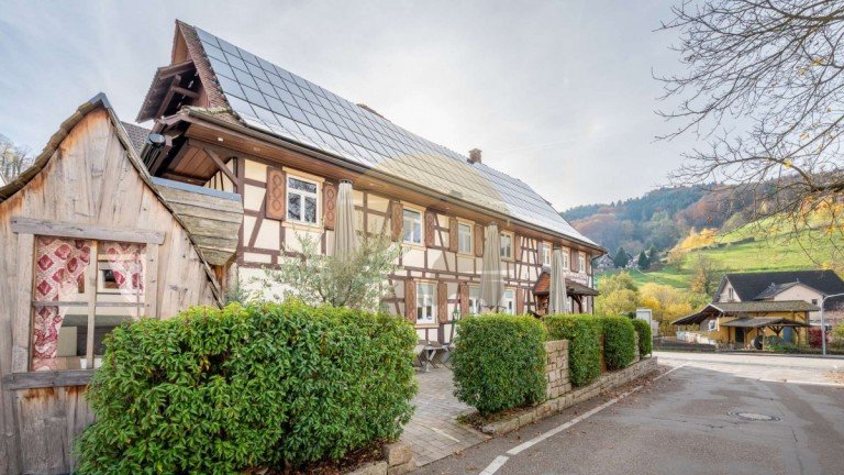 hotel-restaurant-schwarzwald-aussenansicht-wolf-immobilien Ottenh�fen im Schwarzwald Gastgewerbe Zimmervermietung als Investment - Hotel & Restaurant im Schwarzwald