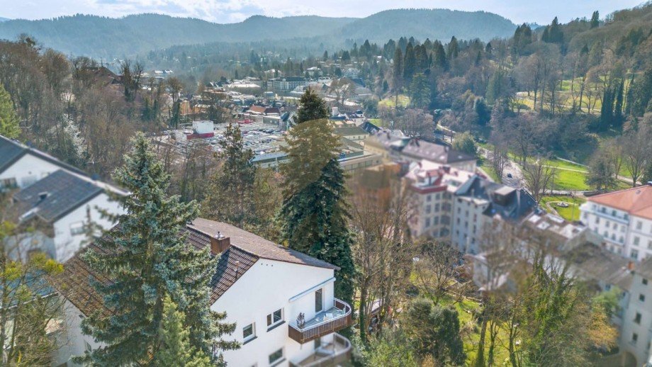 wohnung-baden-baden-drohenaufnahme-wolf-immobilien Etagenwohnung Baden-Baden