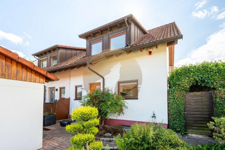 haus-gaggenau-winkel-aussenansicht-wolf-immobilien Doppelhaush�lfte Gaggenau