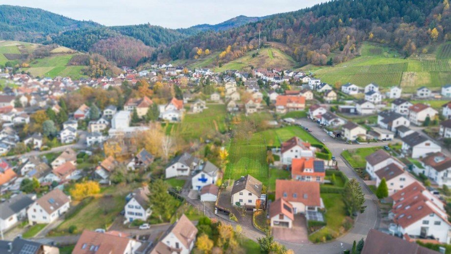 Neuweier-Dalbergstra�e-Drohnenaufnahme-1haus-baden-baden-neuweier-wolf-immobilien-drohnenaufnahme Einfamilienhaus Baden-Baden