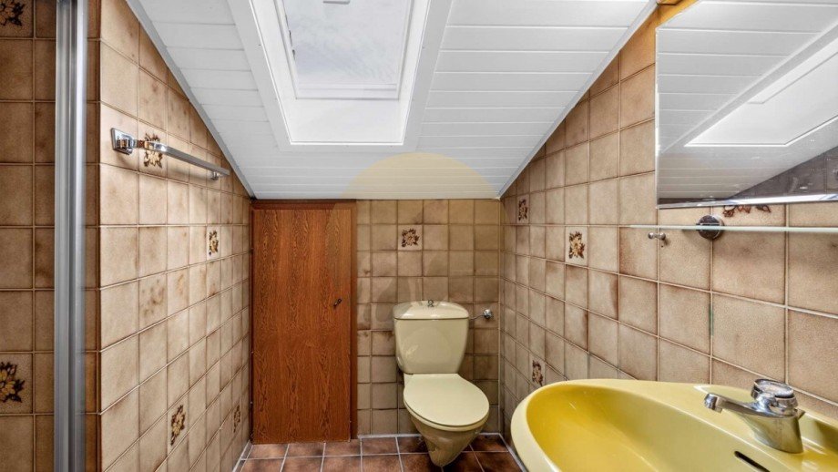 Badezimmer DG Doppelhaush�lfte Rastatt