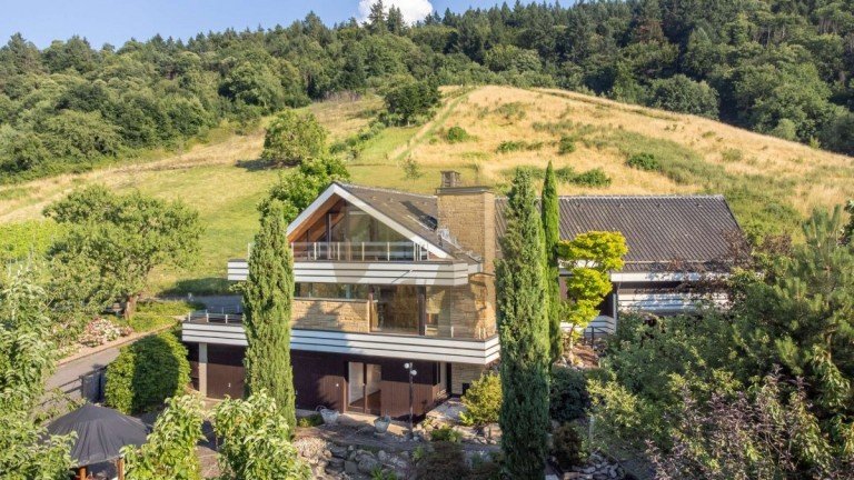Architektenhaus Baden-Baden Neuweier Baden-Baden Einfamilienhaus Architektenhaus in Baden-Baden - au�ergew�hnliche Lage mit unverbaubarem Ausblick