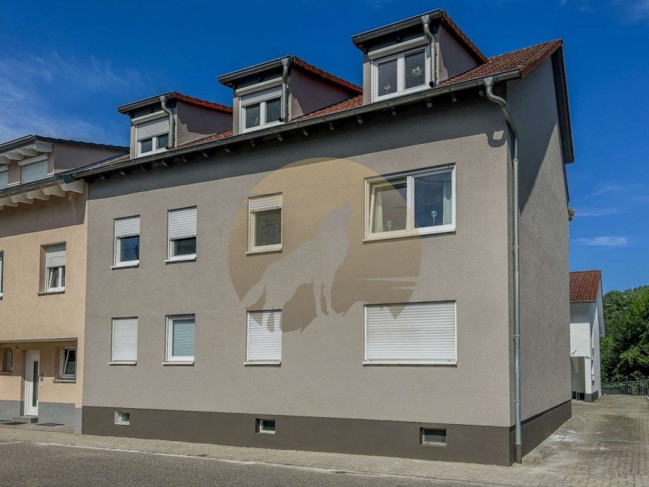 Neuer Fassadenanstrich Etagenwohnung Karlsruhe