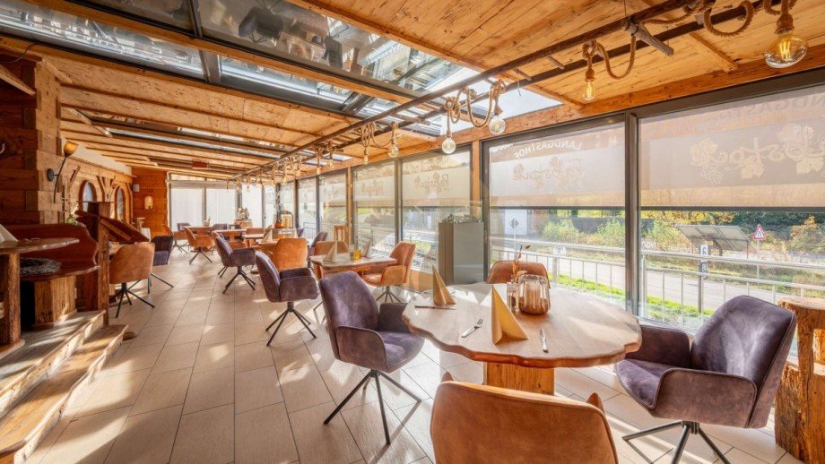 hotel-restaurant-schwarzwald-wintergarten-wolf-immobilien Gastgewerbe Ottenh�fen im Schwarzwald