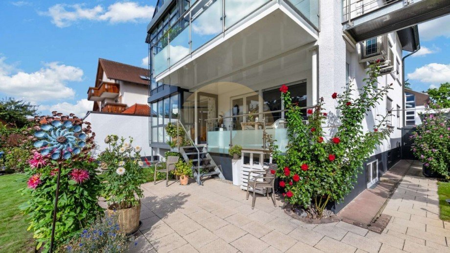 Terrasse im Erdgeschoss Zweifamilienhaus Rastatt
