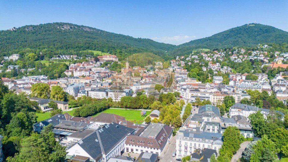 wohnung-baden-baden-drohnenaufnahme-wolf-immobilien Terrassenwohnung Baden-Baden