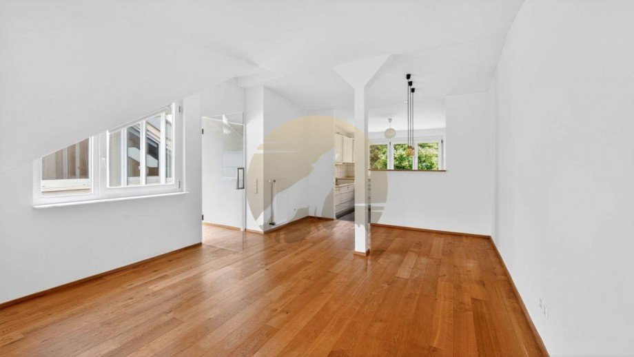 wohnung-baden-baden-wohnzimmer-wolf-immobilien Dachgeschosswohnung Baden-Baden